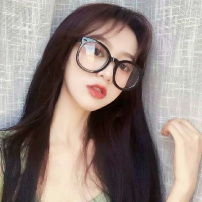 15张高清真人眼镜女生头像 个性氛围感拉满