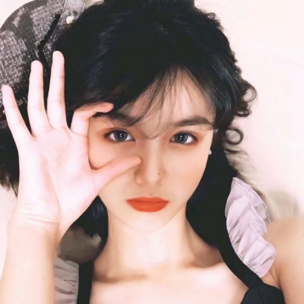 18张清冷简约气质女生头像 超清质感直接拉满