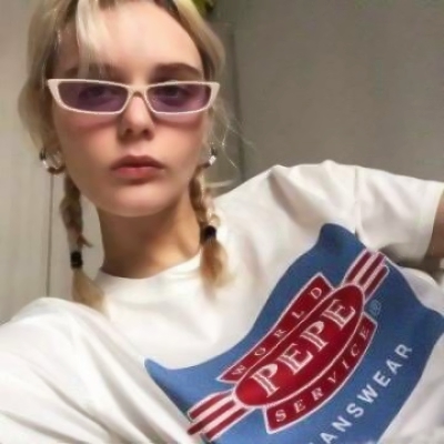 16张高清欧美原宿风女生头像 适合ins用的氛围感头像合集