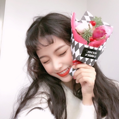 这里是来自小脸头像网的15张精选优质女生高清个性头像合集