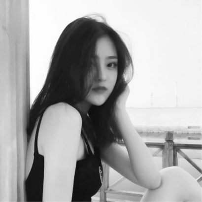 女生黑白微信头像合集 15张高清好看的美女头像