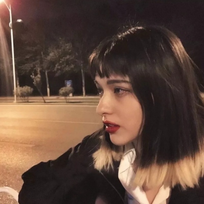 热门款！10张高清欧美高冷女生头像