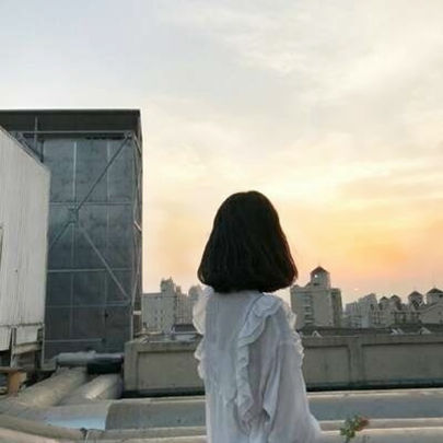 10张氛围感拉满！女生唯美侧脸夕阳头像合集