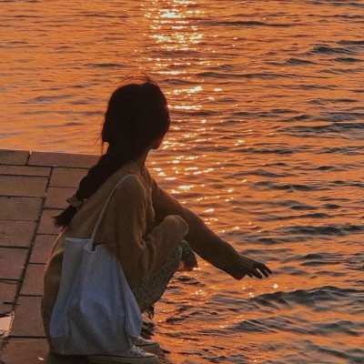 8张氛围感拉满！看夕阳的真人女生唯美头像