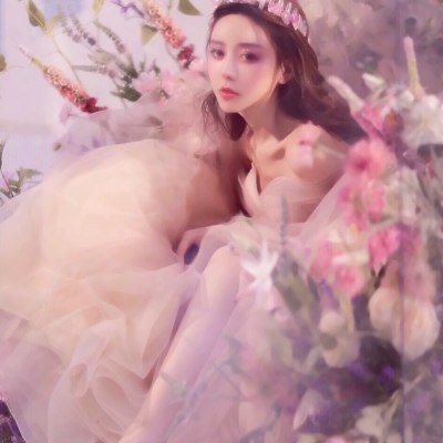 27张超美浪漫婚纱头像合集 高清氛围感拉满