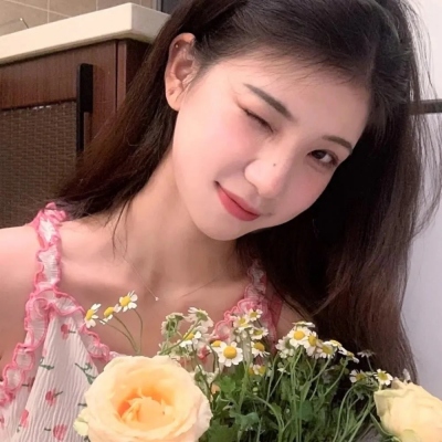 抖音热门女生网红头像 13张高清好看大图