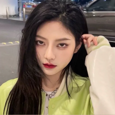 12张氛围感拉满的干净女生高级感头像