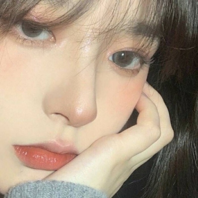 女生正脸清晰真人漂亮头像合集（20张）