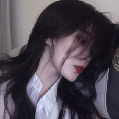 热门女生丧系头像合集 共15张