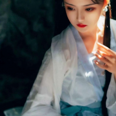 古风高清女生真人古风头像合集 共16张古风美人头像