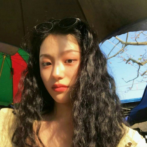 34张氛围感拉满的女生气质魅力头像 超清质感图合集