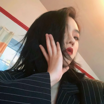 女生颜值爆表微信头像合集 12张好看的女生头像