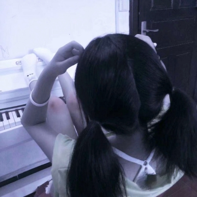 22张高清可爱萝莉微信头像 年纪不大的软萌女孩图