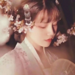 18张高清好看的古风真人女生头像合集