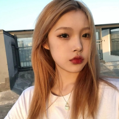 19张高级感女生头像合集 氛围感拉满