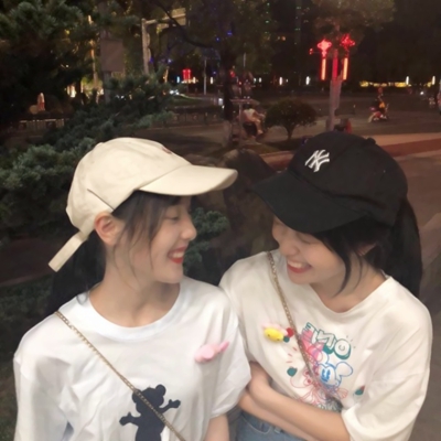 14张真人闺蜜双人头像！搞怪又霸气的女生头像合集