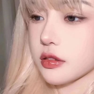 超火高颜值女生正脸头像 14张合集
