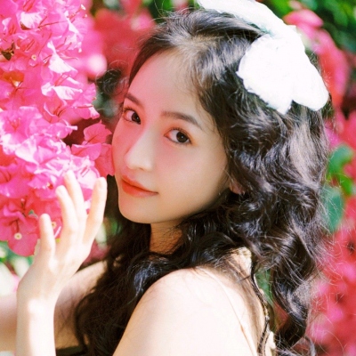 带花的氛围感女生微信头像 10张合集