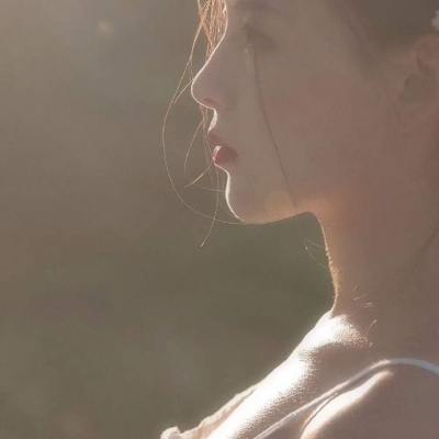 女生真人微信头像合集 一共9张高清大图