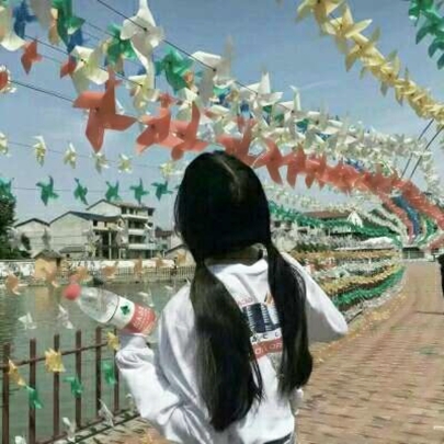 8张软妹双马尾背影头像 萝莉风真人可爱高清图