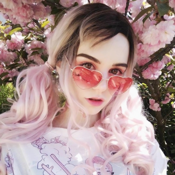 18张超仙欧美小姐姐头像 高清好看直接存