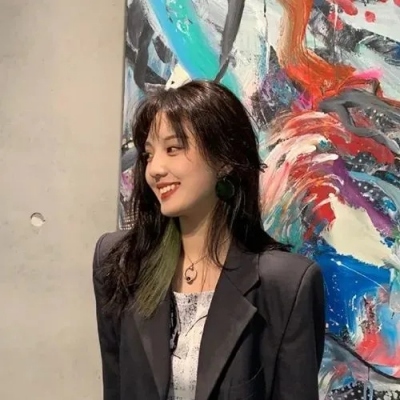 18张真人版简单耐看女生头像 快收藏来换头像