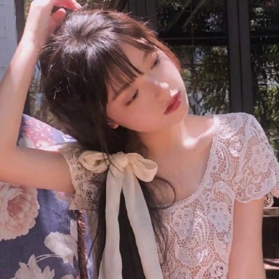 9张又丧又唯美的女生真人头像，氛围感拉满