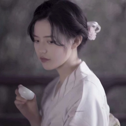 女生清冷伤感头像合集 16张冷淡风酷感女生头像