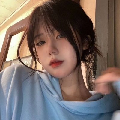 暗色调微丧感真人女生头像 9张合集