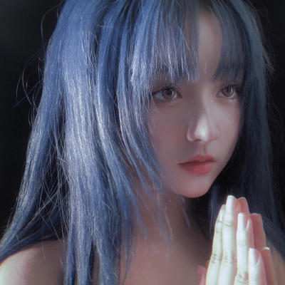 7张清新感拉满的蓝色系真人女生头像来啦