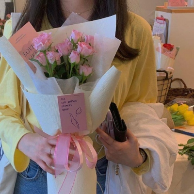 不露脸捧花女生部位头像 10张合集