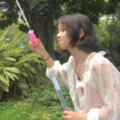 好看的真人女生头像 16张高清漂亮原图分享