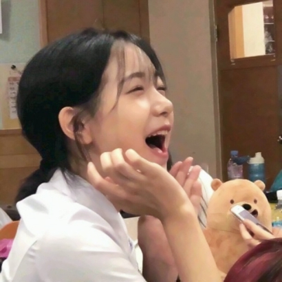 36张超有气质的女生微信头像合集