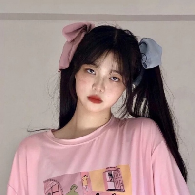 9张又丧又唯美的女生真人头像，氛围感拉满