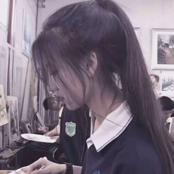 19张超清好看的女生唯美真人头像合集