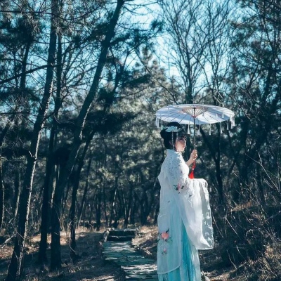 古风高清女生真人古风头像合集 共16张古风美人头像