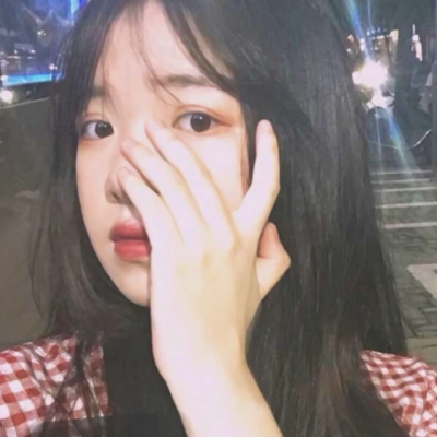 14张真人仙气短发女生头像，短发照样氛围感拉满