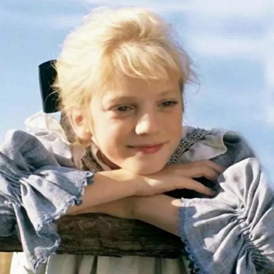 10张氛围感拉满的优雅气质女生头像 高清又高级