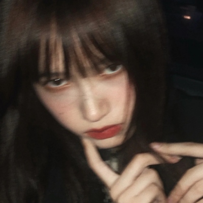 最新高清女生微信头像来了，共9张精选图