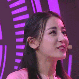 迪丽热巴上《快乐大本营》的亮眼动图来啦