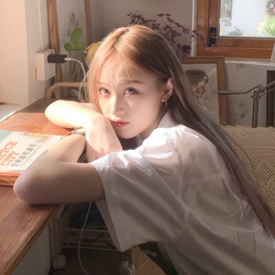 超火的超清女生头像合集（共13张）