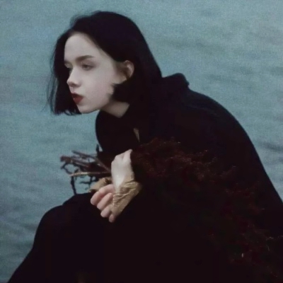 12张高清欧美风女生微信头像合集