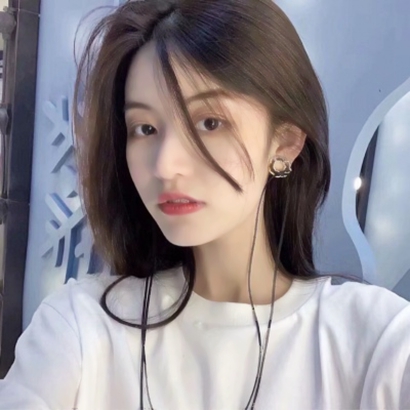 8张气质漂亮的高清真人女生微信头像合集