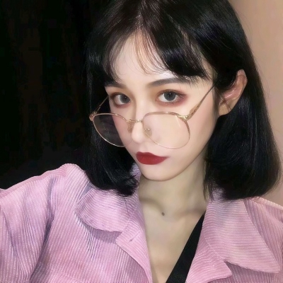 戴眼镜霸气女生头像合集 30张高清新潮酷感图