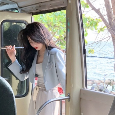 ins风温柔女生头像合集来了！10张氛围感拉满的漂亮头像