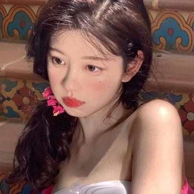 12张温柔干净的小众女生头像合集