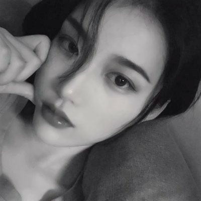 10张高清霸气冷酷黑白女生头像合集