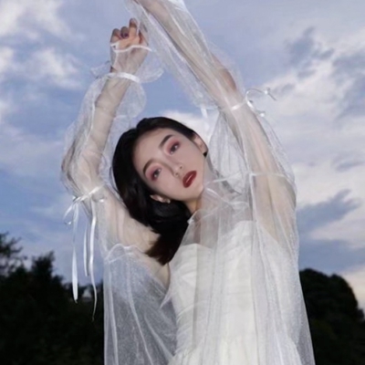 11张清冷感拉满！高冷女生孤独眼神尽显颓废头像合集