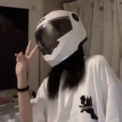 15张超飒ins风真人女生头像，霸气感拉满