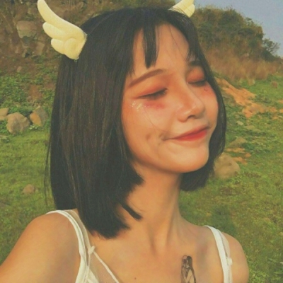 淡黄色滤镜太绝！9张清新感拉满的女生头像快收藏